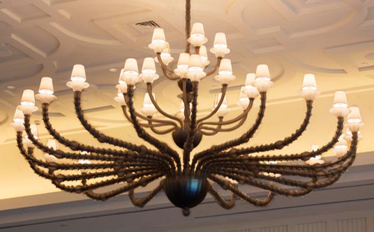 Produttore di lampadari personalizzati di ingegneria